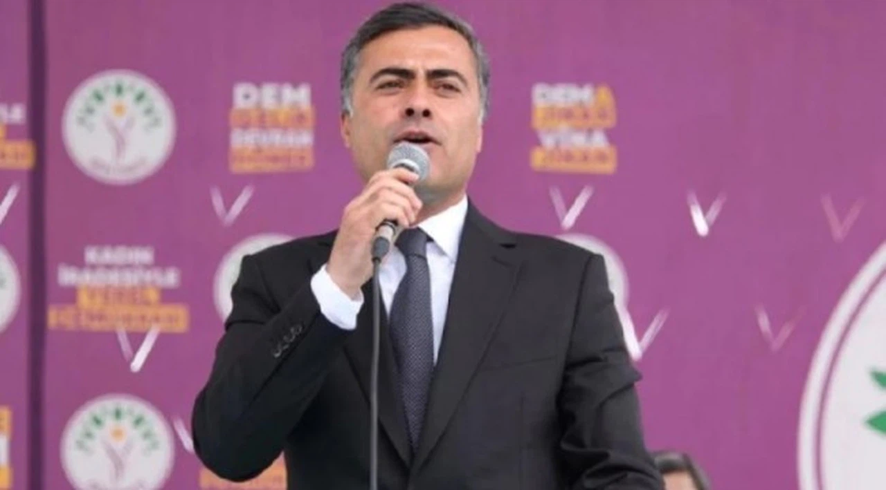 Sandıktan DEM çıkmıştı: Van'da mazbata kaybeden AKP'li adaya verildi!