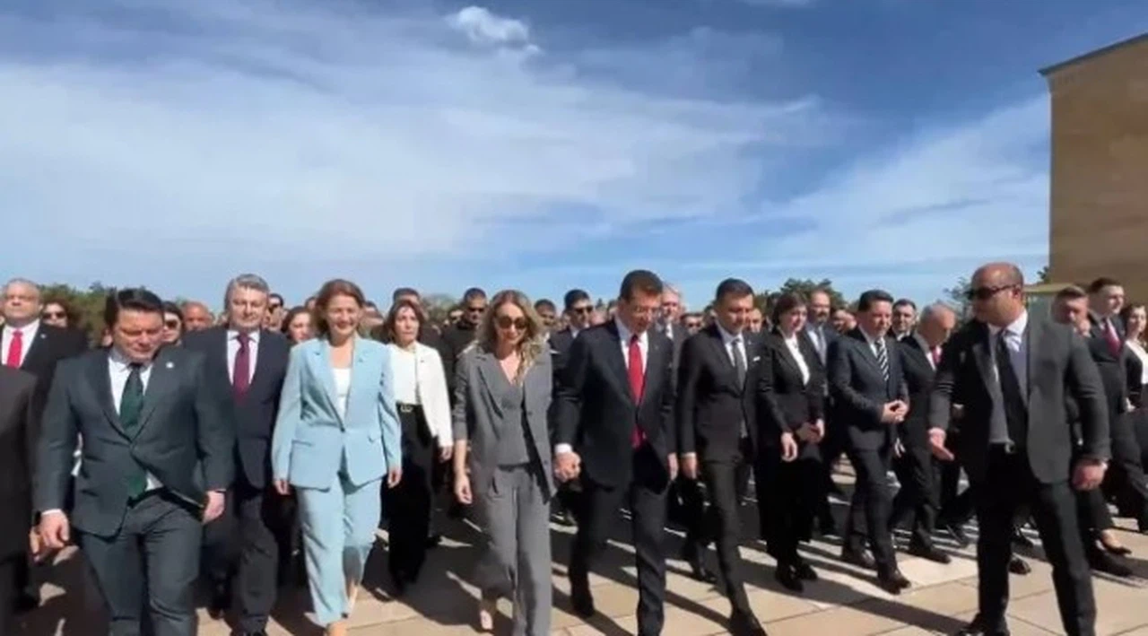 Seçim sonrası Anıtkabir'e ziyaret: İmamoğlu'nun Aslanlı Yol'da konuşma yapması engellendi