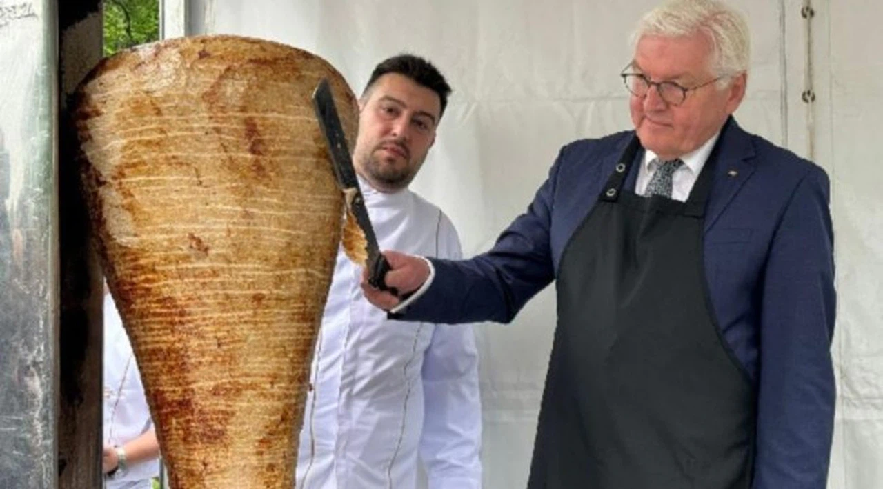 Türkiye'ye döner getiren Alman Cumhurbaşkanı ülkesinde tiye alındı: 'Kebapçı olmayı denedi, beceremedi'