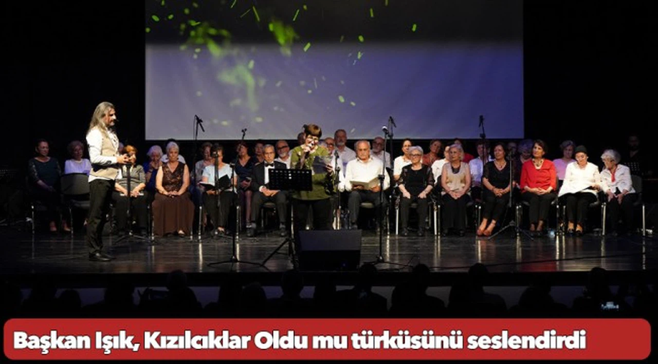 Başkan Işık, Kızılcıklar Oldu mu türküsünü seslendirdi