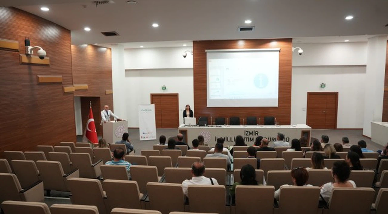 Ortaokul Öğretmenleri İçin Teknoloji Destekli Platform