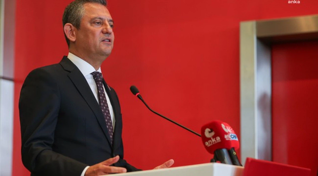 Özgür Özel'den 'Kurultay' Açıklaması: 'Kaçtı Dedirtmemek İçin Bunu Tercih Ettim'