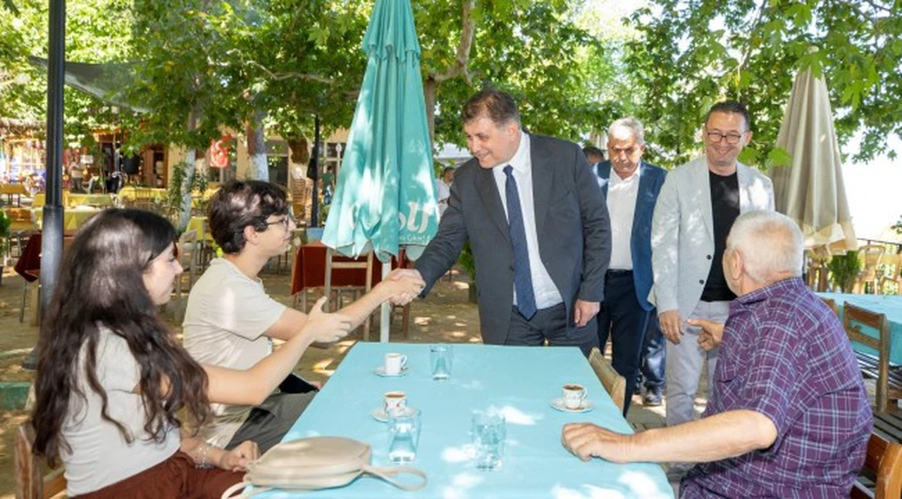 Başkan Tugay Kurban Bayramı'nda Kiraz ve Beydağ'daki yurttaşlarla buluştu