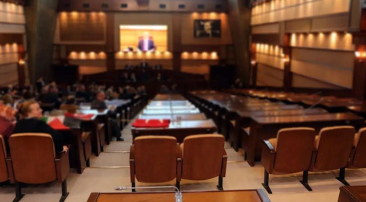 CHP'den AKP'ye sandalye teklifi