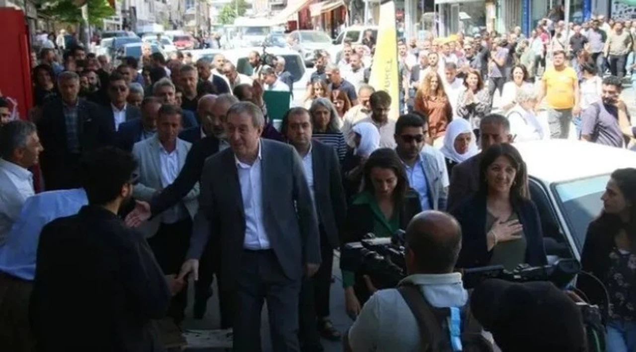 DEM Parti, İstanbul'dan Hakkari'ye yürüyecek