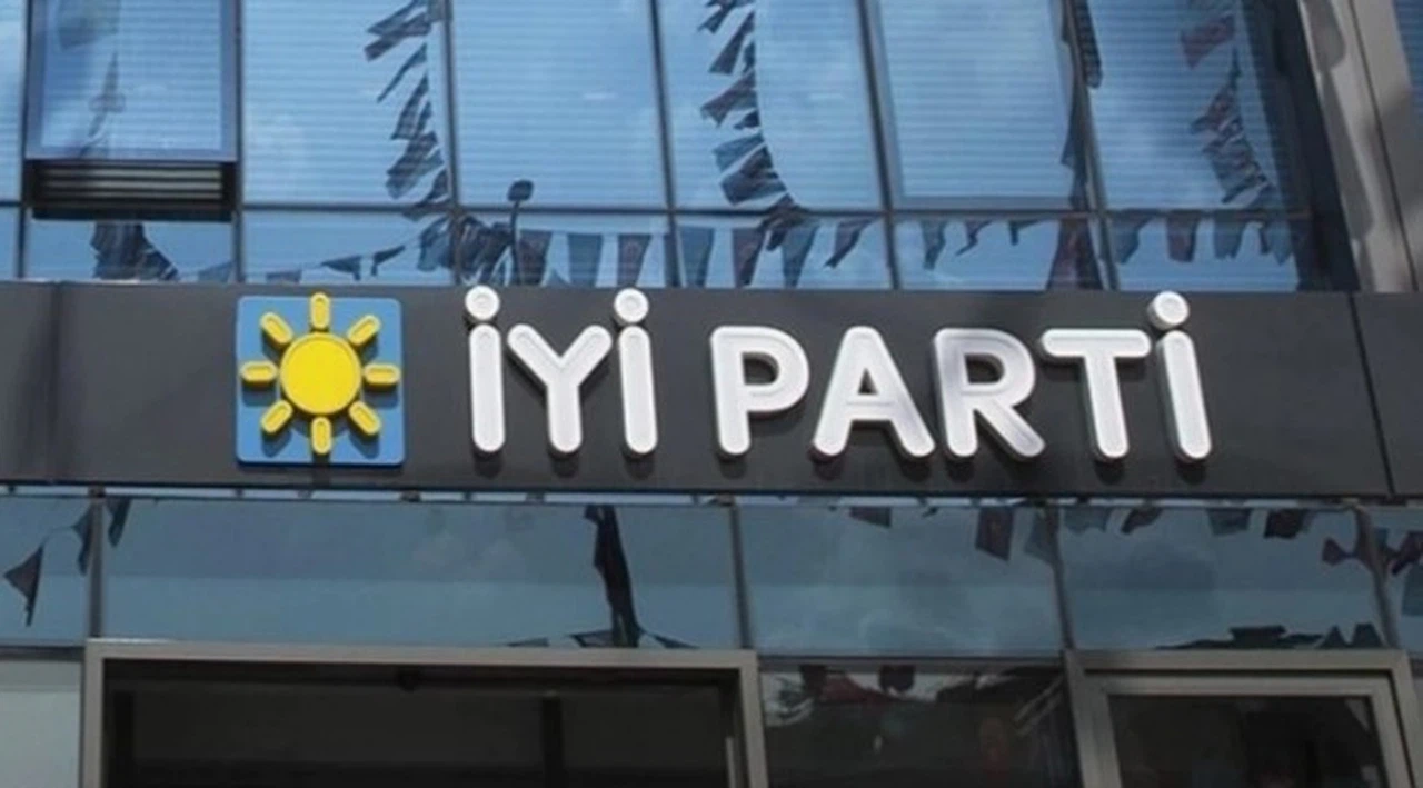 İYİ Parti'de Koray Aydın'ın ekibinden ilk istifa