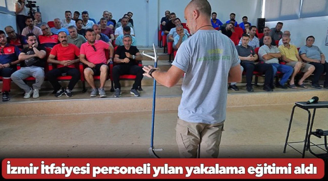 İzmir İtfaiyesi personeli yılan yakalama eğitimi aldı