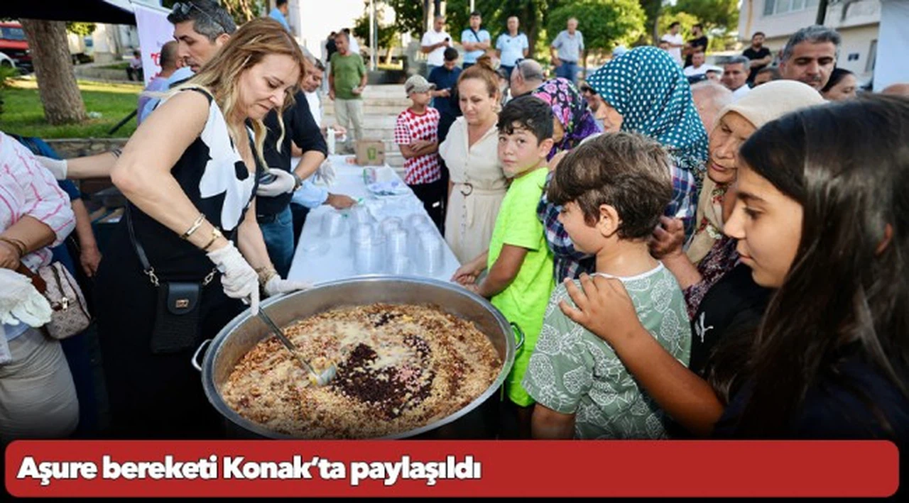Aşure bereketi Konak’ta paylaşıldı