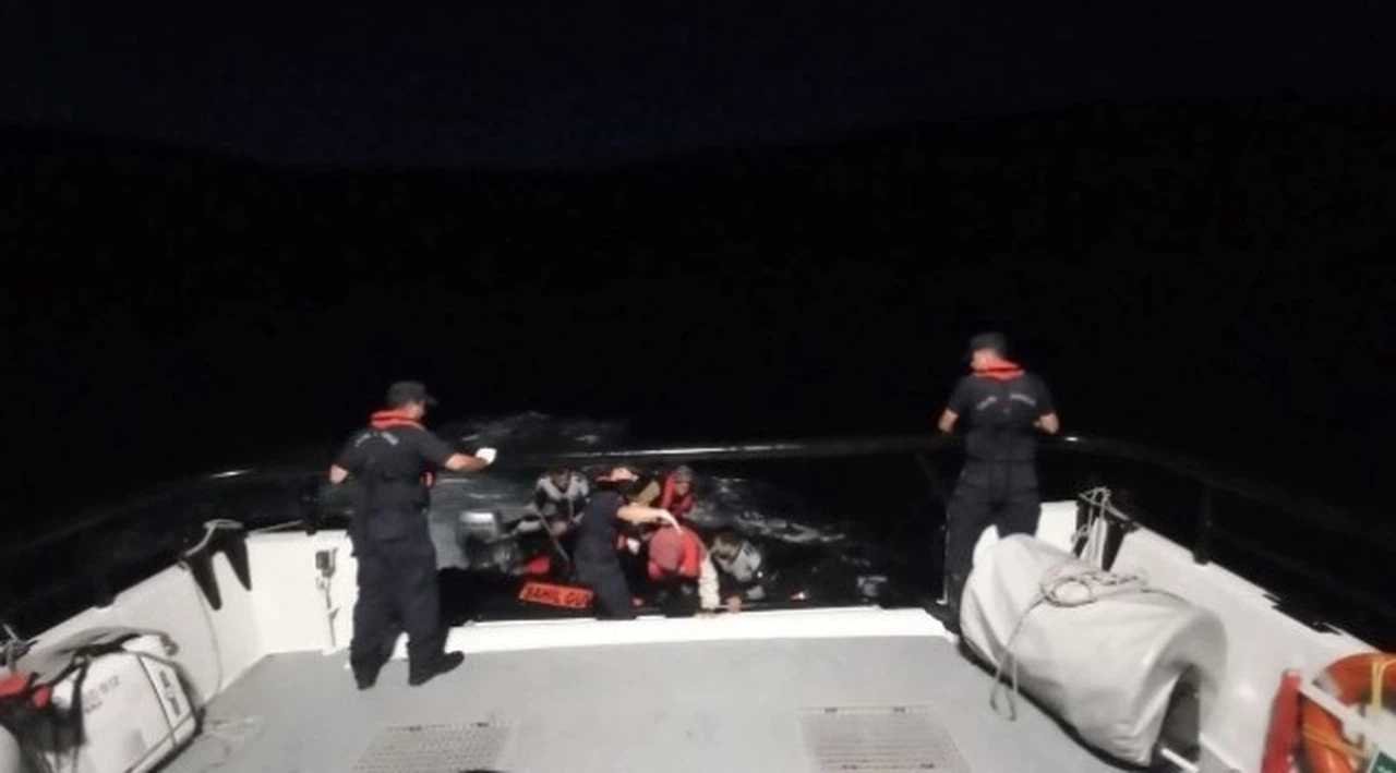 İzmir'de 46 düzensiz göçmen yakalandı
