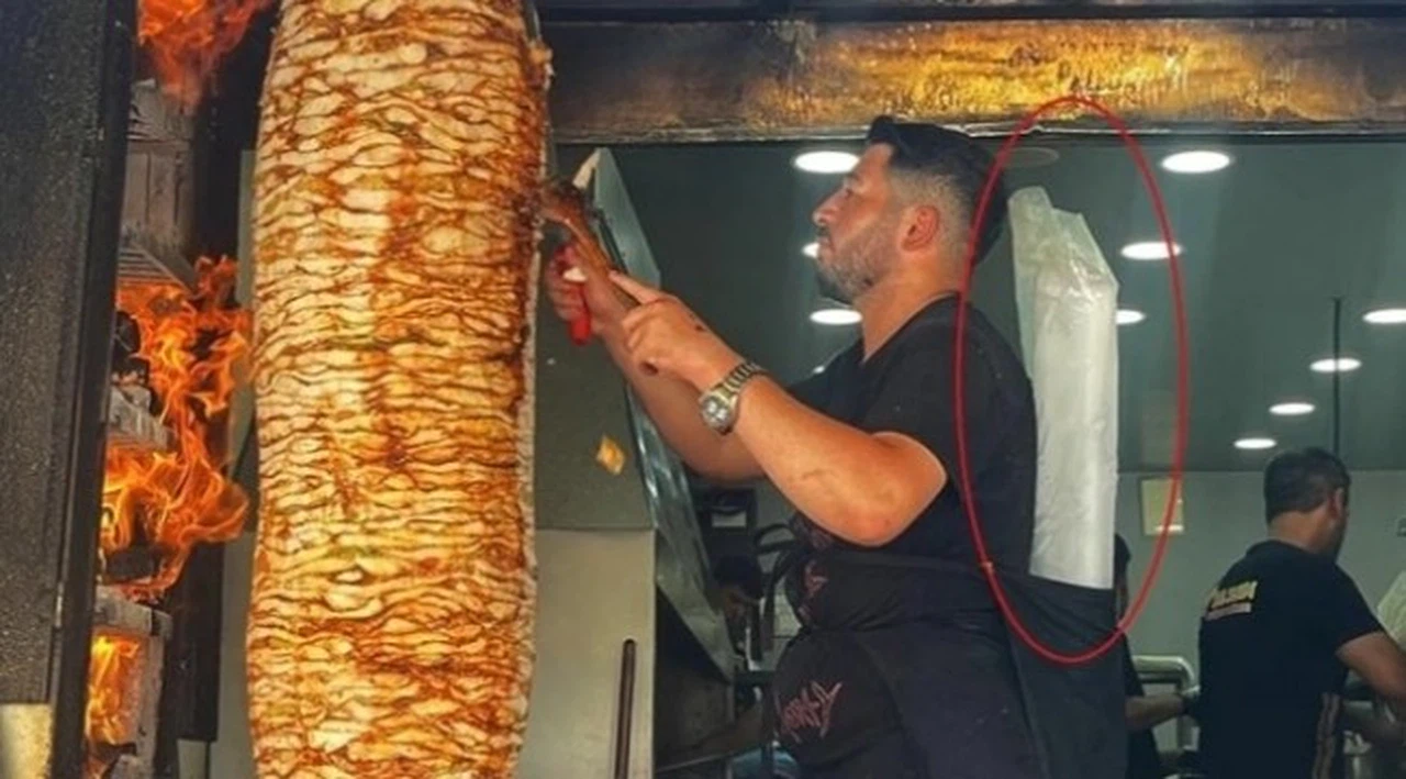 Dönerciler sırtlarına buz kütlesi bağladı