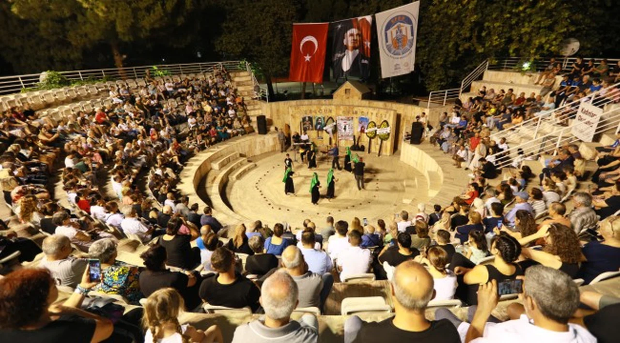 EFES SELÇUK’TA MADIMAK KATLİAMI’NIN 31. YILI TÜRKÜLER İLE ANILDI