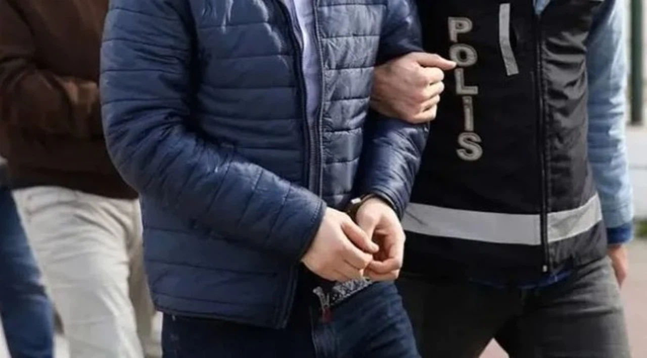 Gözaltında 'Ölürüm Türkiyem' dinletilmişti: 9 kişi tutuklandı