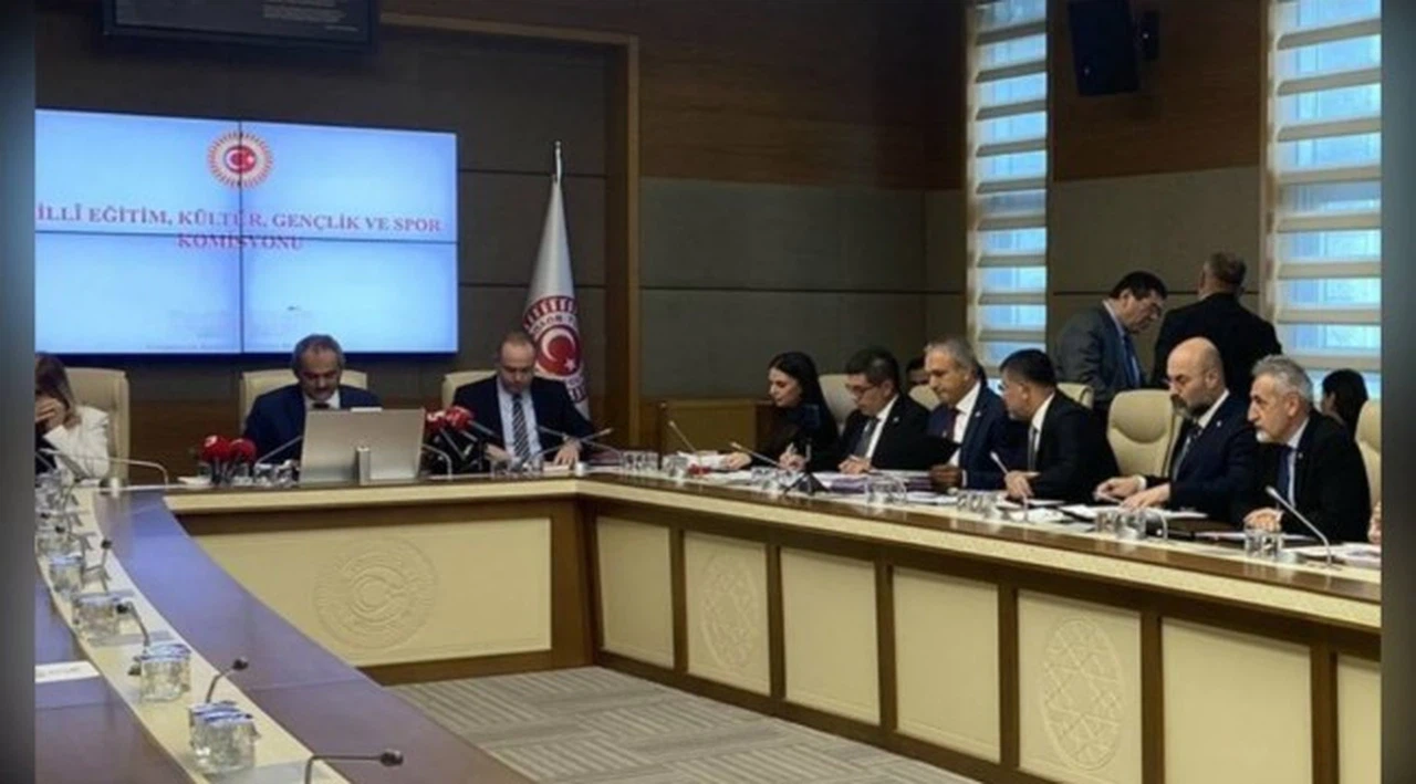 Öğretmenlik Meslek Kanunu Teklifi’nin komisyonda kabul edilmesine CHP’den sert tepki