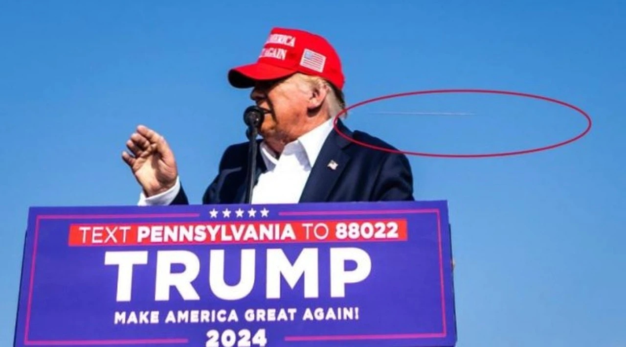Tarihi kare: Trump'ın kulağını sıyıran kurşunu havada fotoğrafladılar!