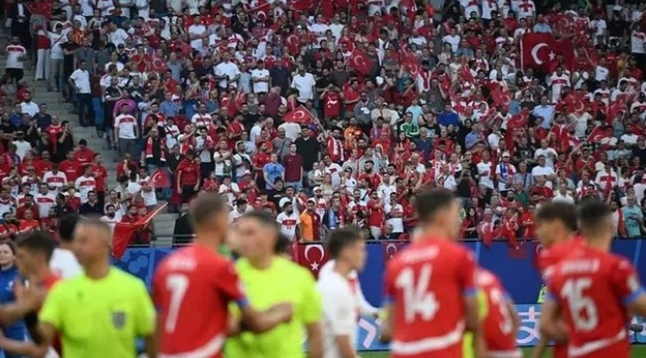 Türkiye maçının ücretsiz kanalda yayınlanmamasına tepki