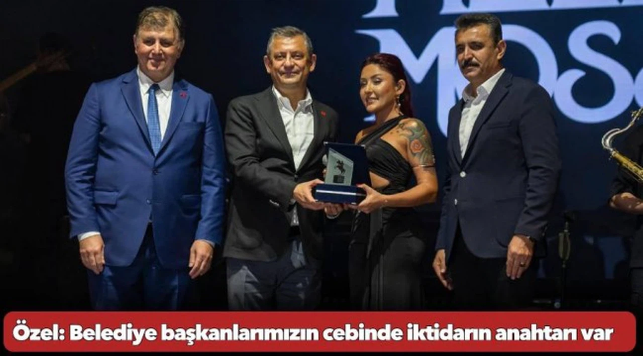 38. Dikili Kültür, Demokrasi ve Emek Festivali CHP Genel Başkanı Özgür Özel'le başladı