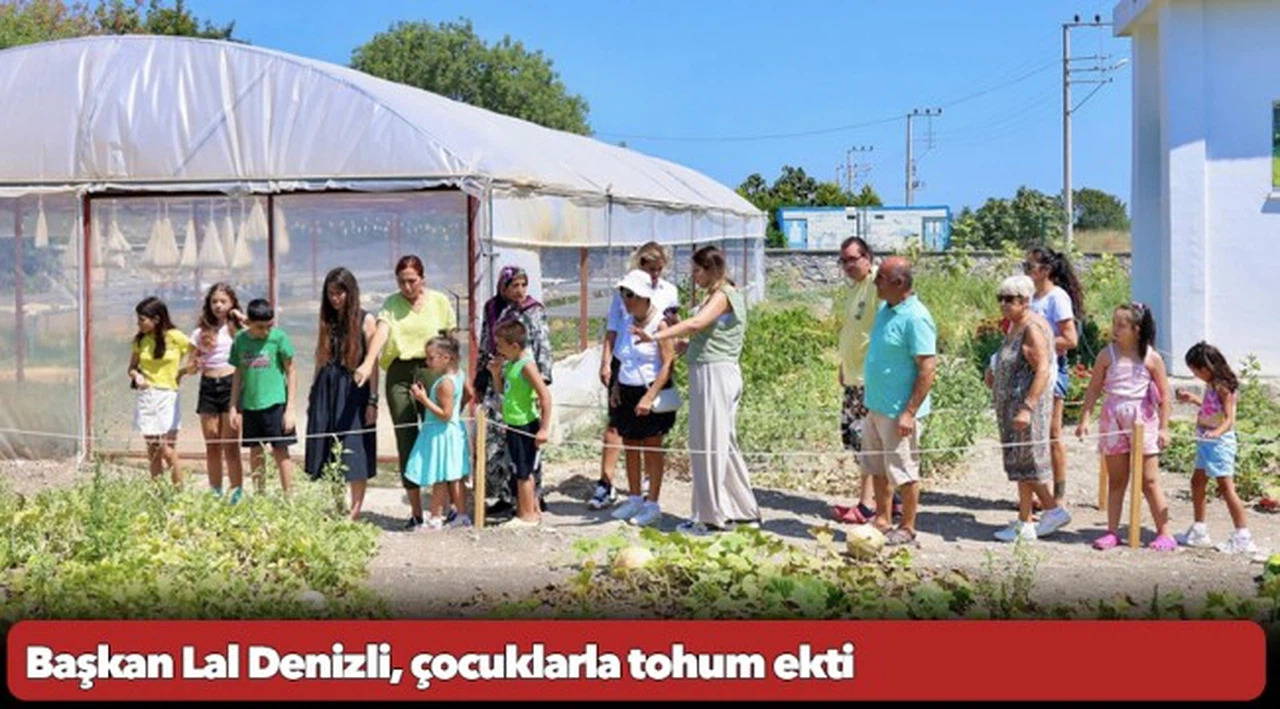 Başkan Denizli, Yerel Tohum Merkezi'nde özel gereksinimli çocuk ve gençlerle tohum ekti