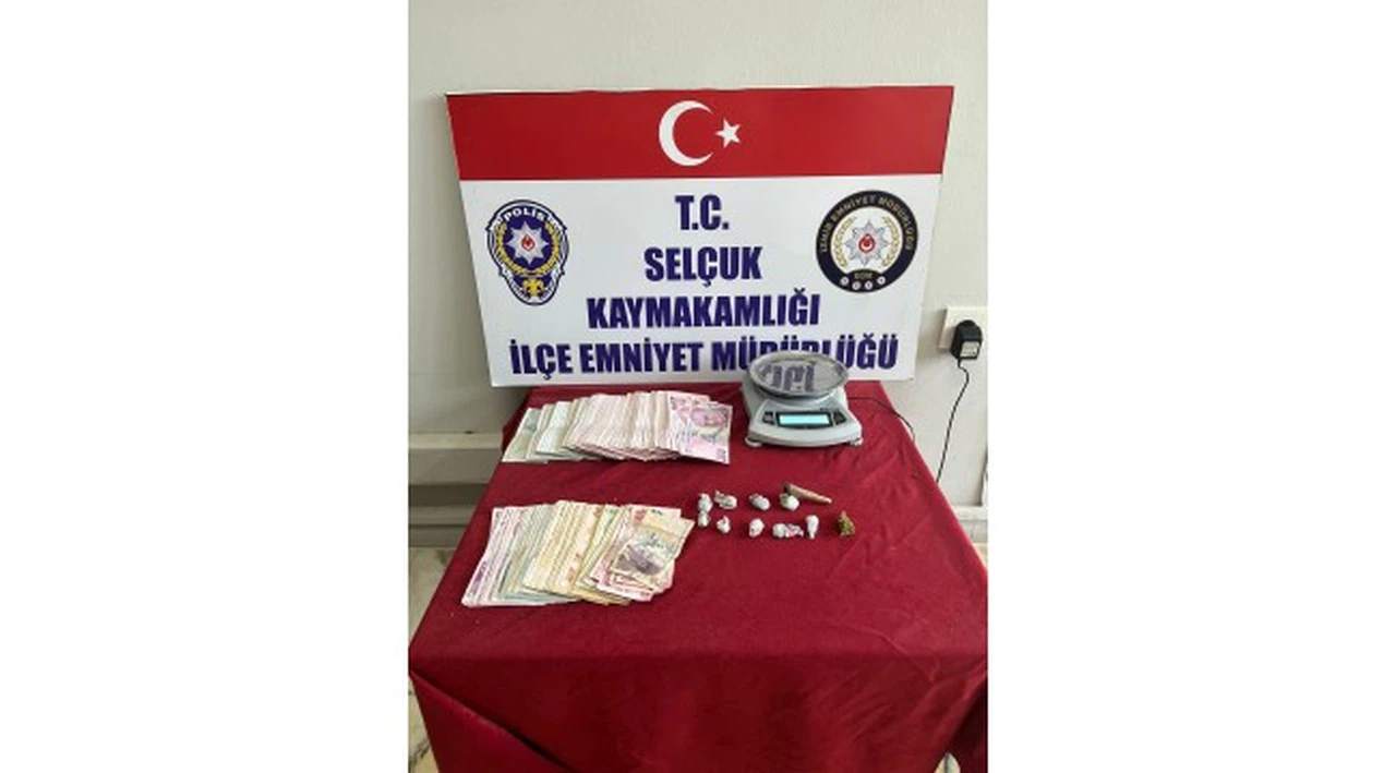 Selçuk polisinden uyuşturucu madde satışı yapan zehir tacirlerine operasyon!