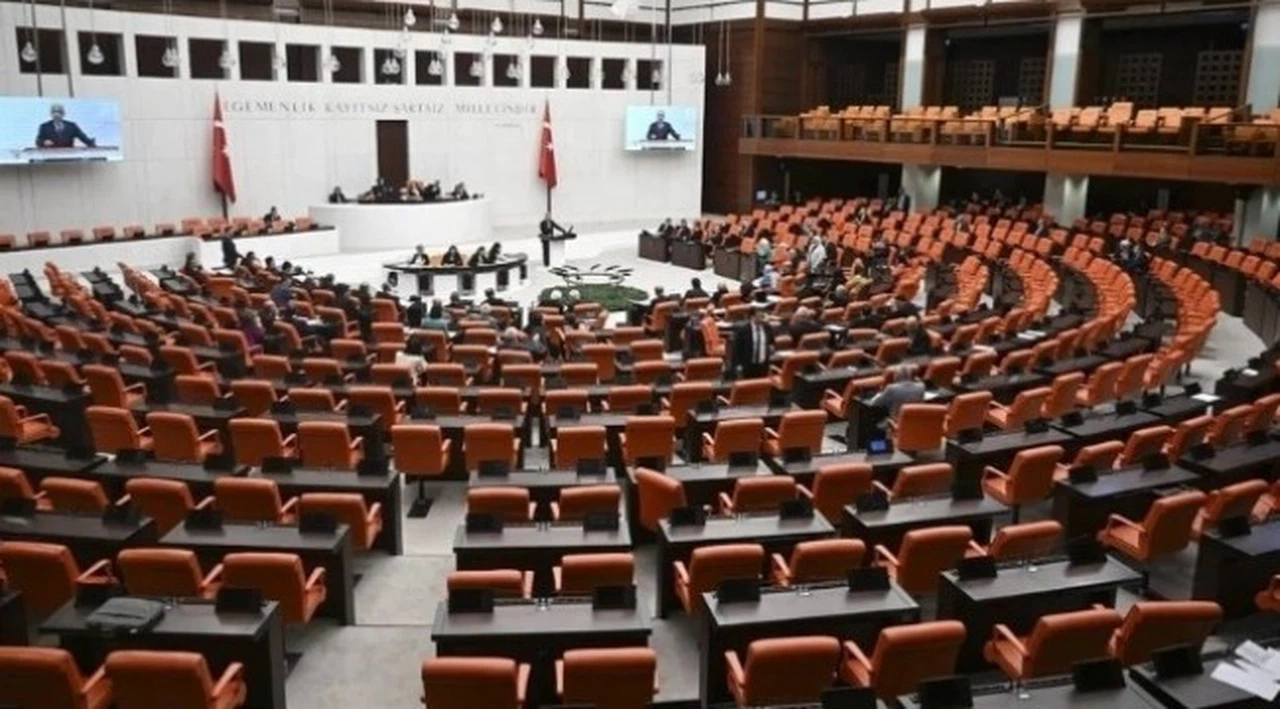 Meclis yarın açılıyor: Yeni dönemde gündemde neler var?