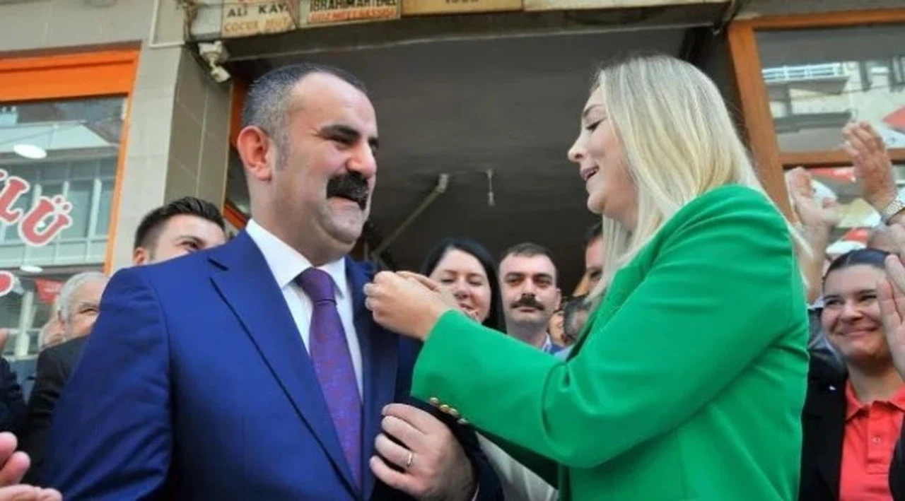 İYİ Parti'den istifa eden belediye başkanı CHP'ye katıldı