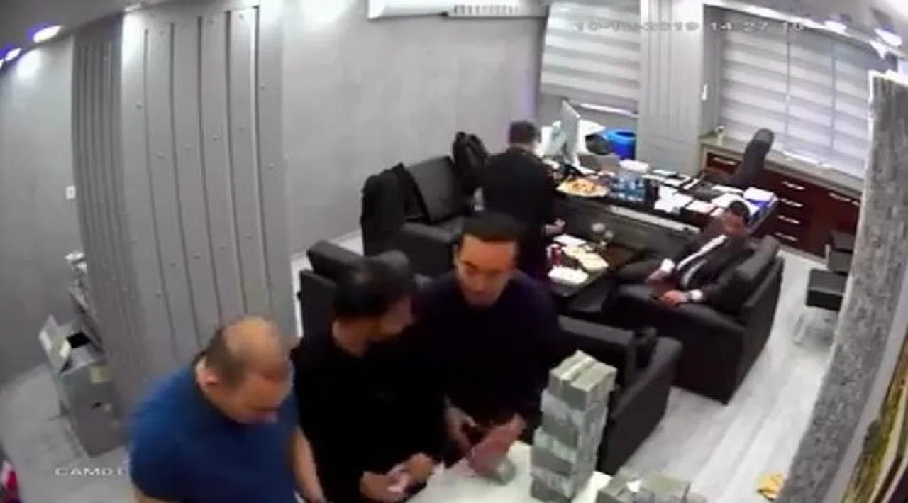 Kaftancıoğlu katılmadı! CHP'nin 'para sayma' davası başladı: Mahkeme ara kararını açıkladı