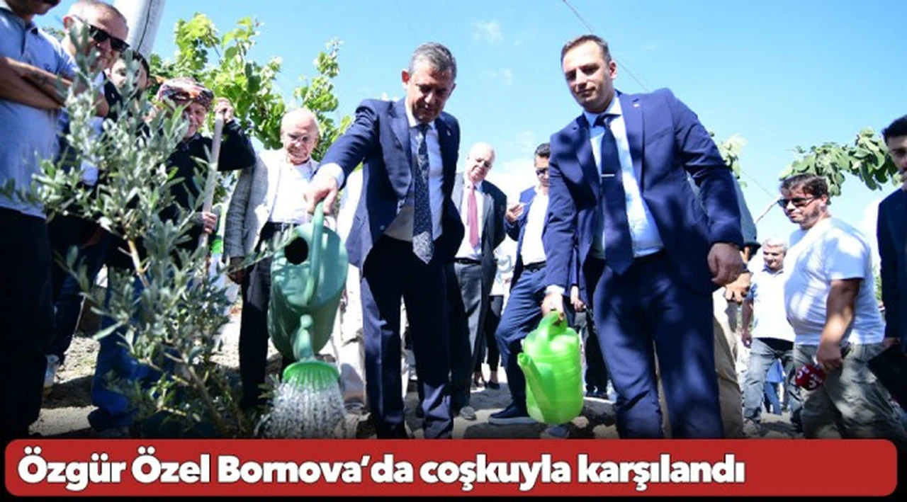 Özgür Özel Bornova’da coşkuyla karşılandı