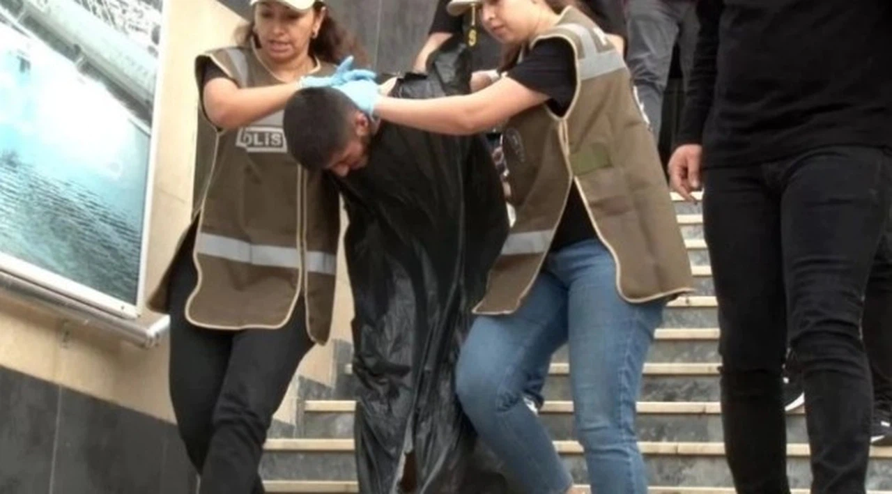 Polisi şehit eden zanlı, 'siyah çöp poşeti ile 'hayvan nakil aracına' konularak adliyeye sevk edildi
