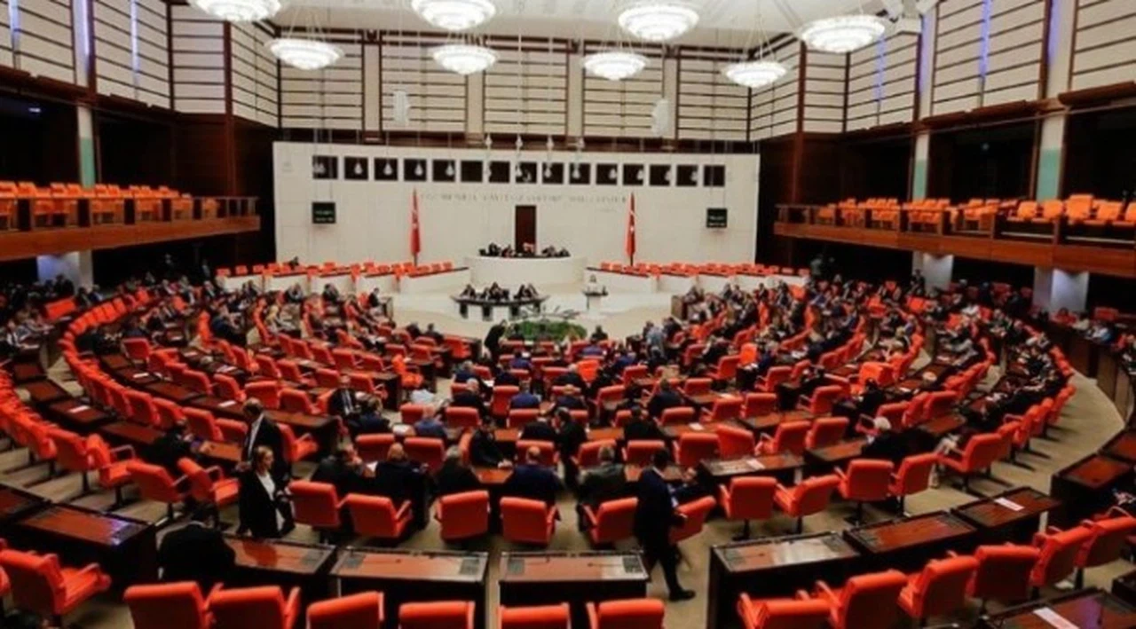 Lübnan tezkeresi Meclis'ten geçti