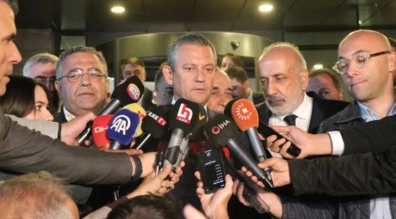 Özgür Özel MYK ve PM üyeleriyle görüşmesi ardından açıklamada bulundu: 'Umudumuzu köreltmeyecek'
