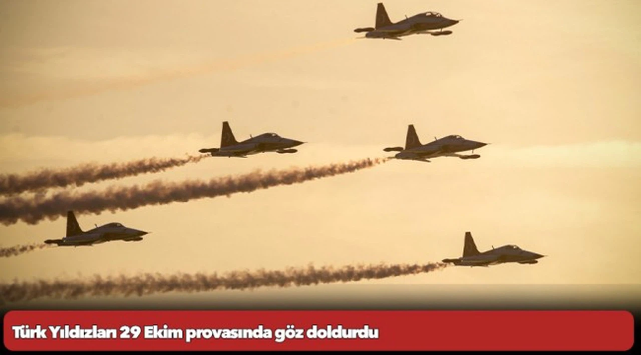 Türk Yıldızları 29 Ekim provasında göz doldurdu