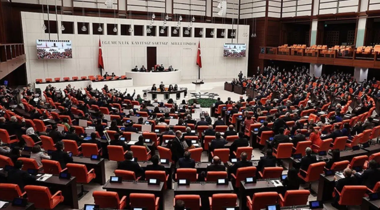 CHP'li Murat Emir açıkladı: Etki Ajanlığı Yasası geri çekildi