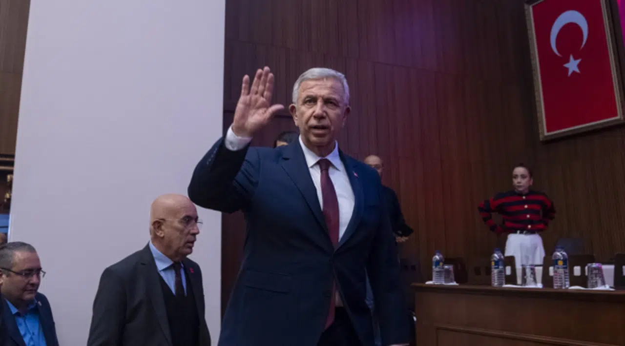Ekrem İmamoğlu için 'Mansur Yavaş' ve 'Sinem Dedetaş' iddiası: 'CHP olağanüstü kurultay süreci yaşayacak'