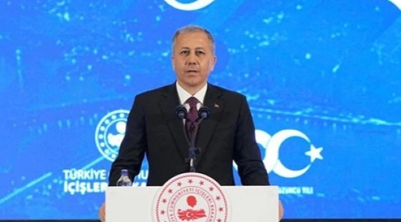 Ali Yerlikaya ve Ömer Çelik, Özgür Özel'i hedef aldı: "Siyasi tarihin en şuursuz işlerinden birine imza attı"