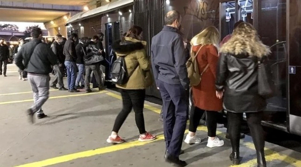 Belediyelerin toplu taşıma işletmecilerine ücretsiz seyahat kapsamında ödeyeceği tutarlar artırıldı