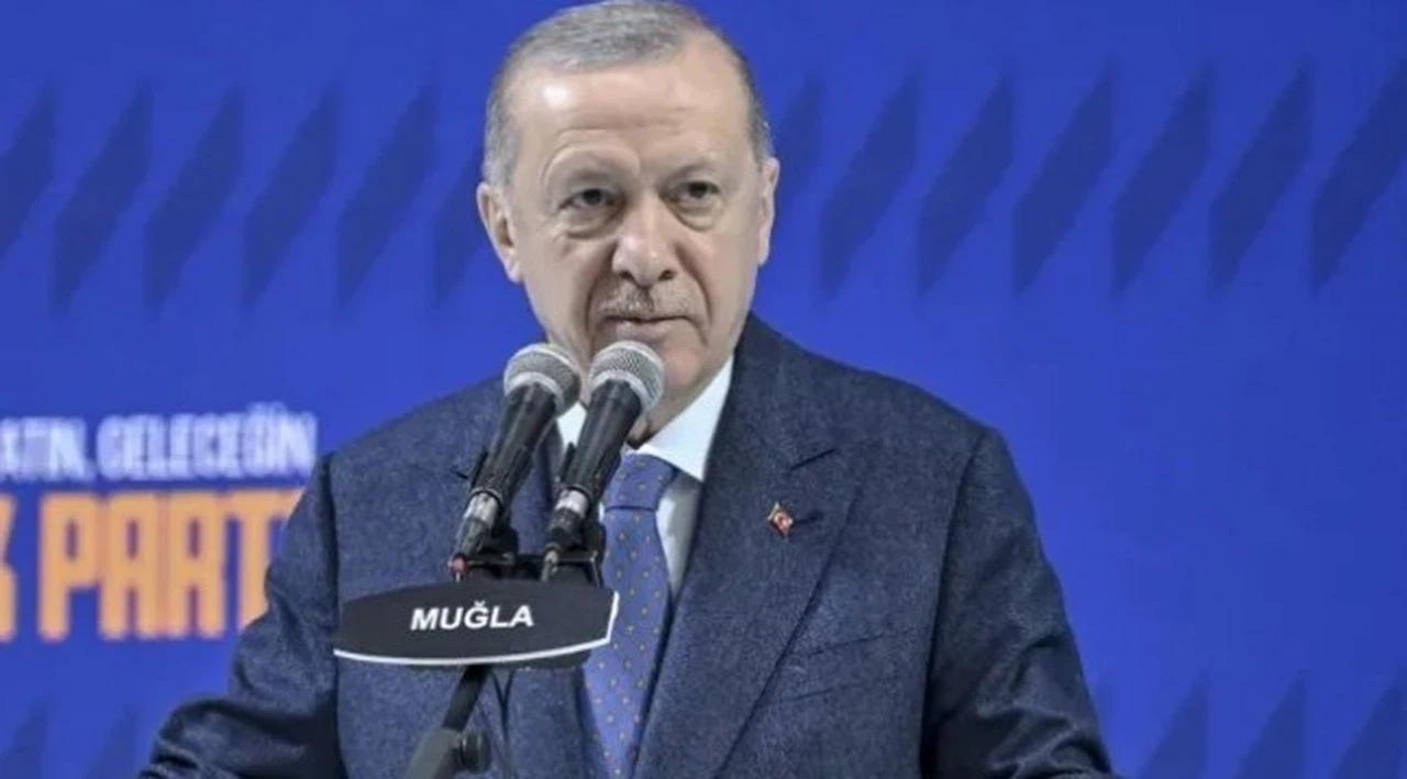 Cumhurbaşkanı Erdoğan: "Bir zamanlar medeniyet sembolü İzmir, tarihinin en karanlık, en bakımsız, en perişan devrini yaşıyor."