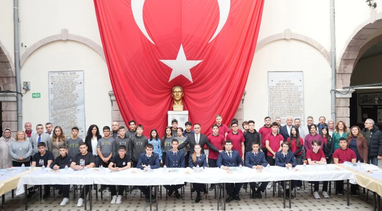 "Gençlik Söyleşileri" Programında Meslek Lisesi Öğrenciler