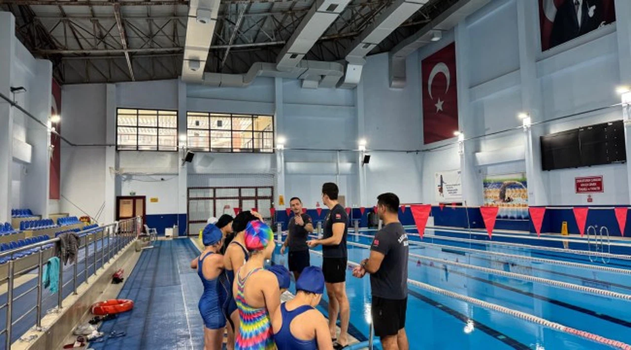 Sahil Güvenlikten Yüzme Eğitimi