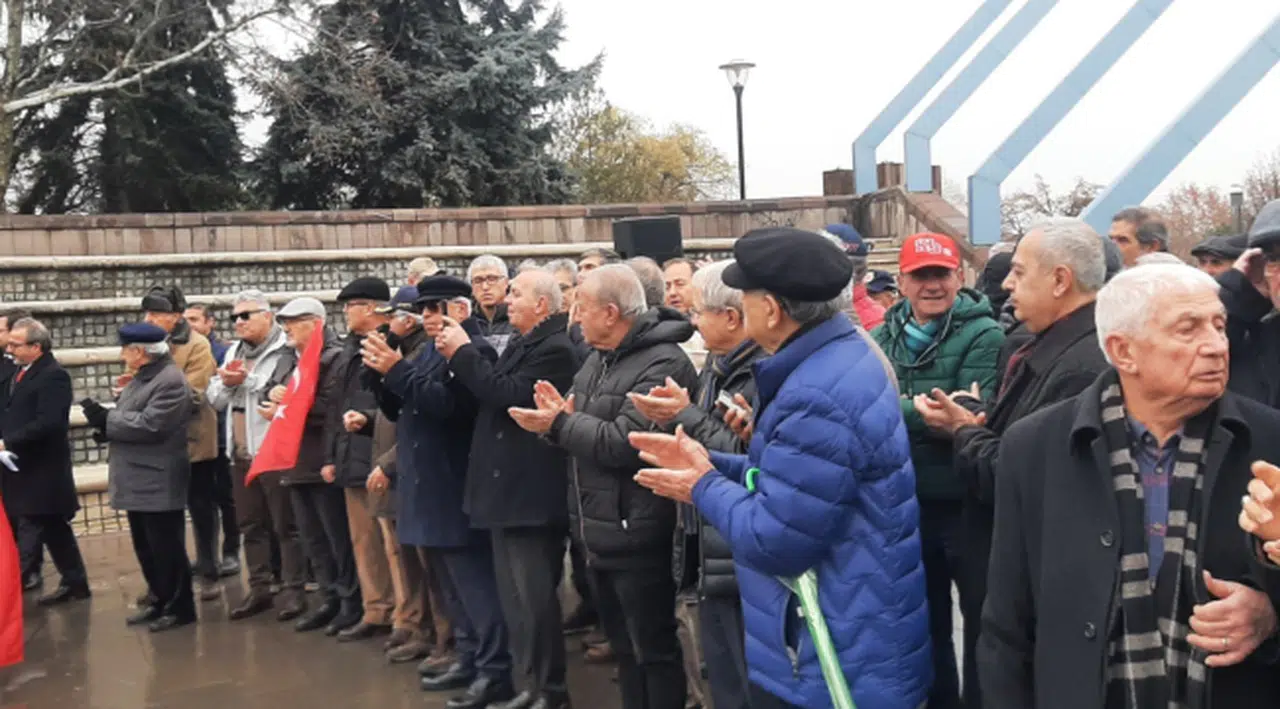 Emekli Subaylardan çağrı: 'Teğmenlerin ettiği yeminden korkmayın gurur duyun'