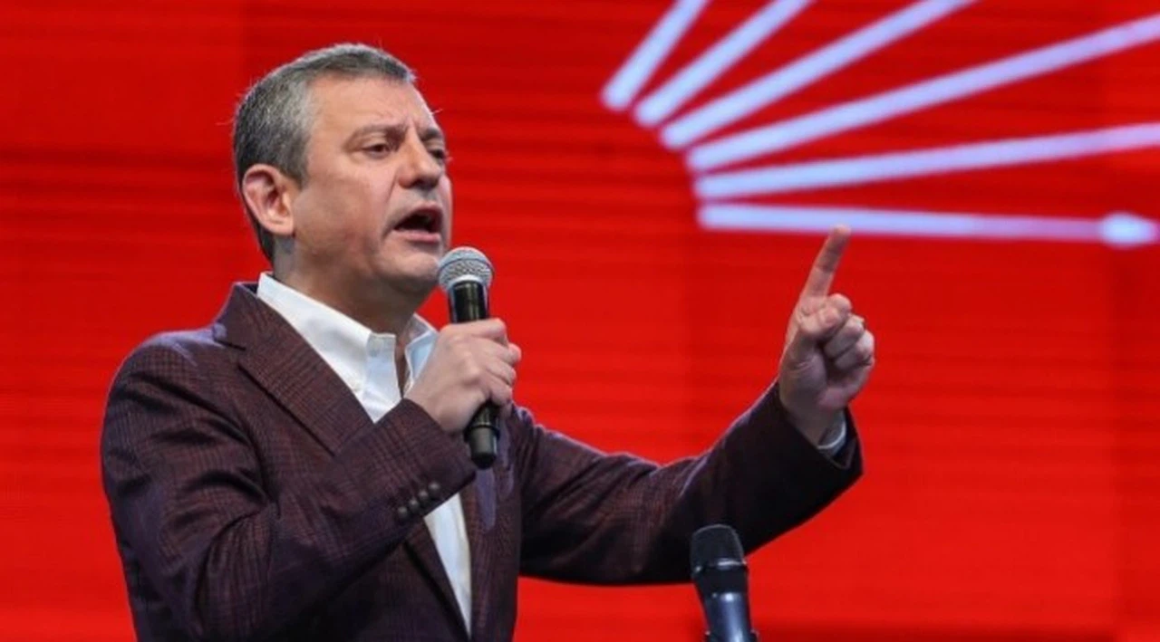 Özgür Özel'den Ümit Özdağ'a destek: Kimse pes edeceğimizi düşünmesin