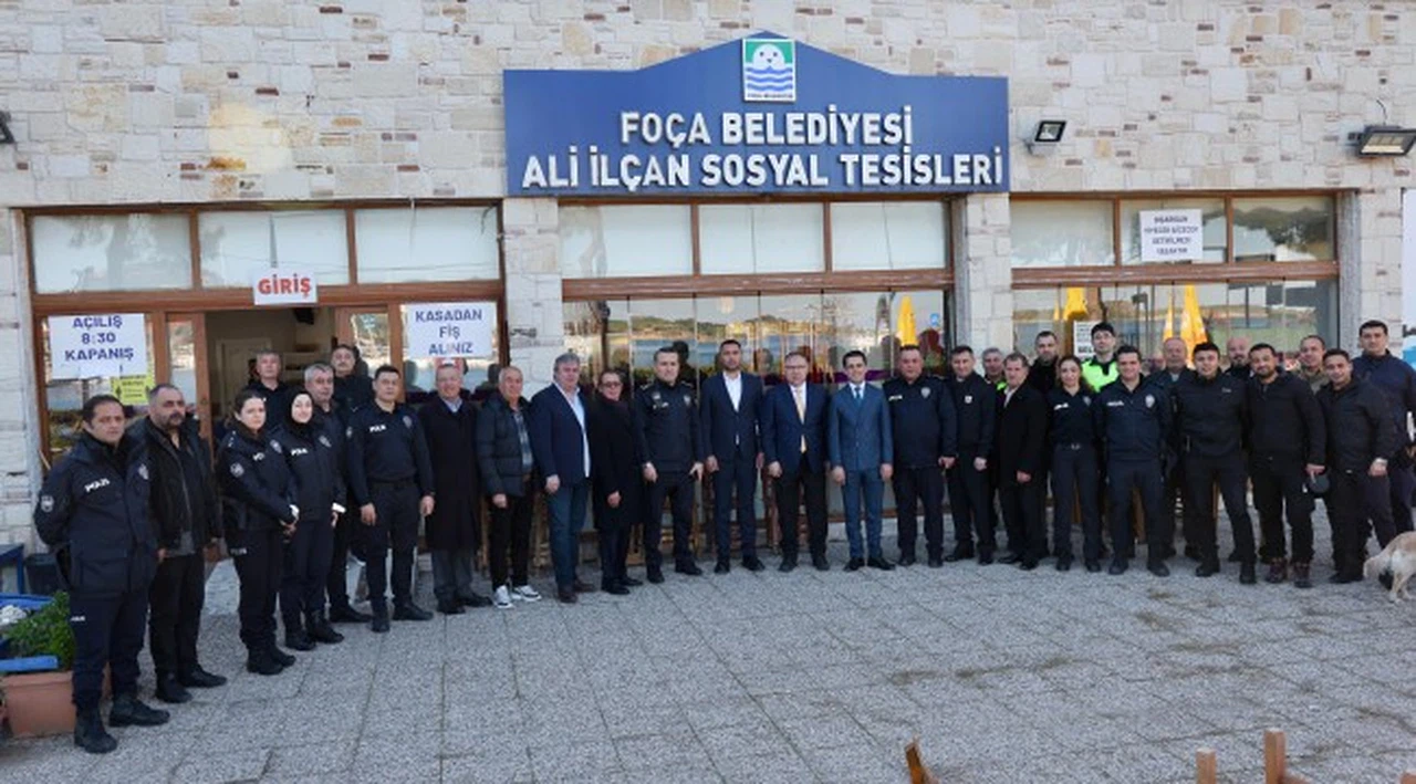 Foça Eski Emniyet Müdürünü Yeni Görev Yerine Uğurladı