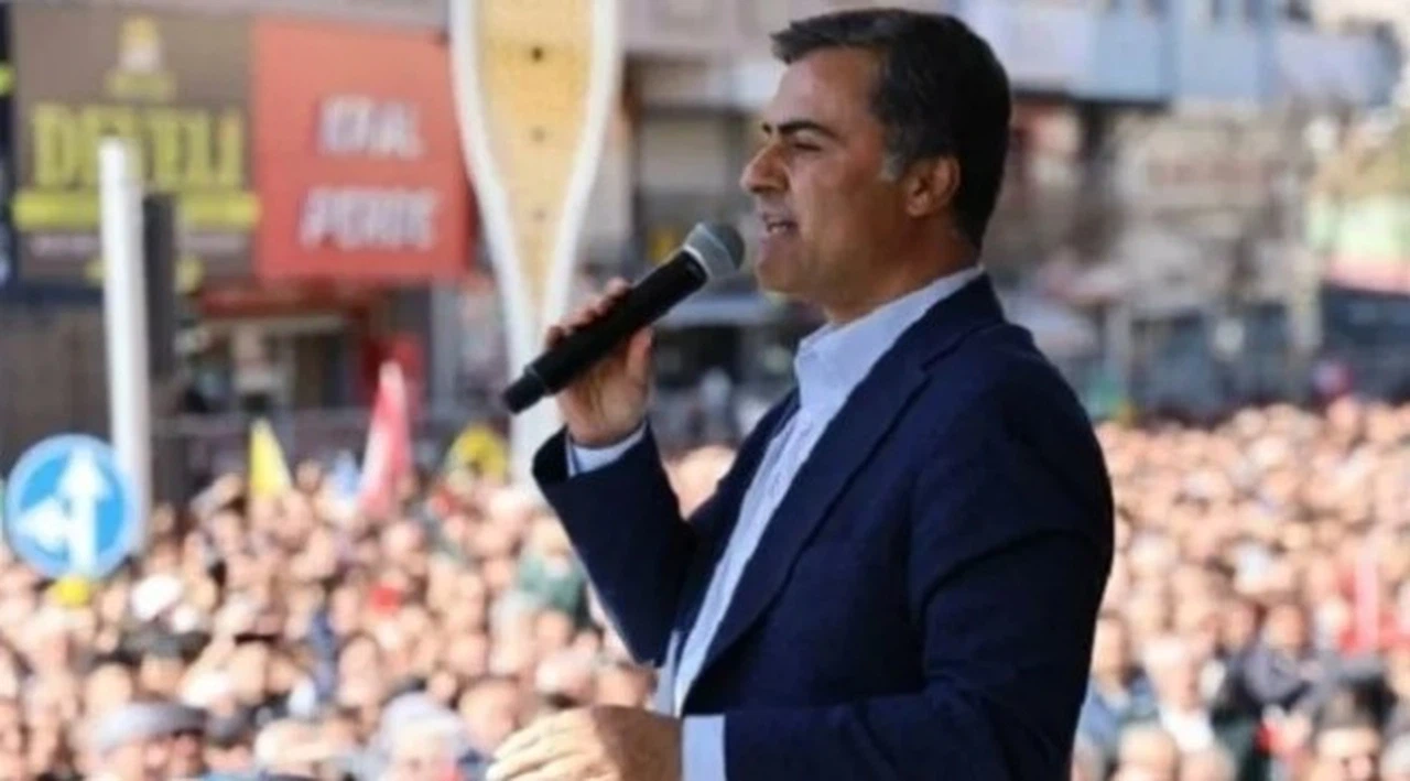 Van Belediye Başkanı Abdullah Zeydan'a üç yıl dokuz ay hapis