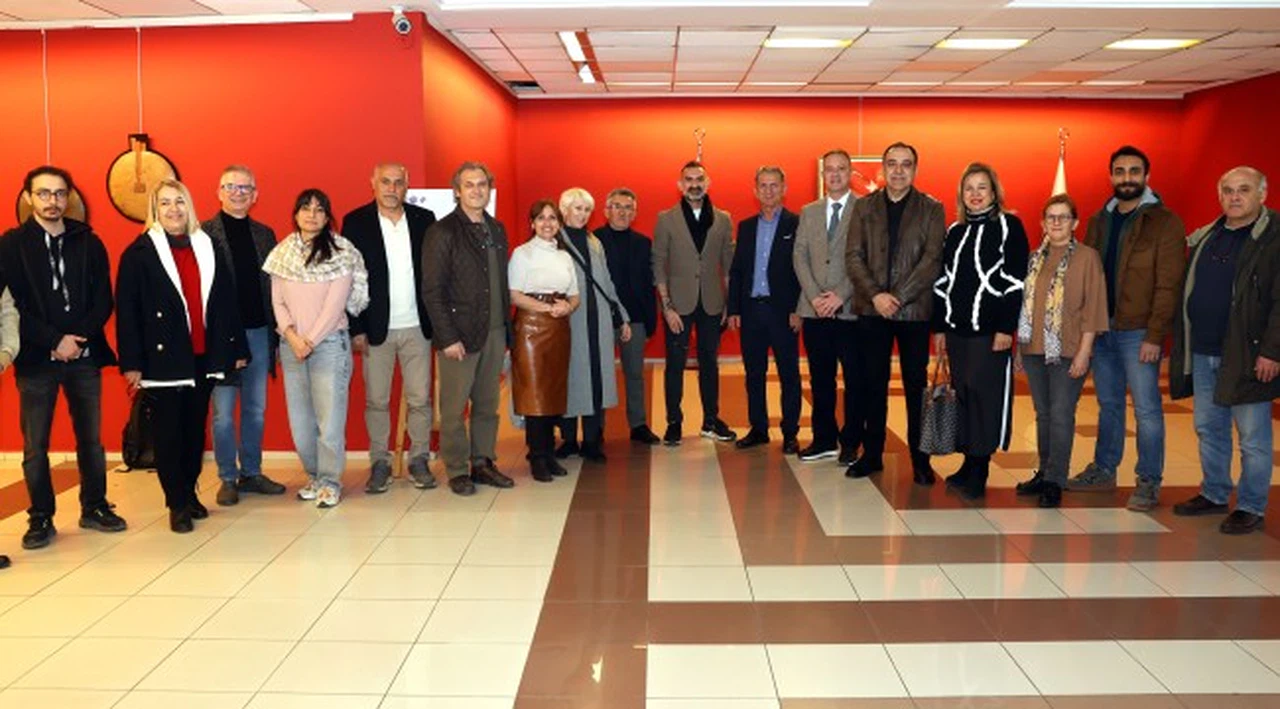50. Yıl Öğretim Elemanları Seramik Sergisi AKM’de