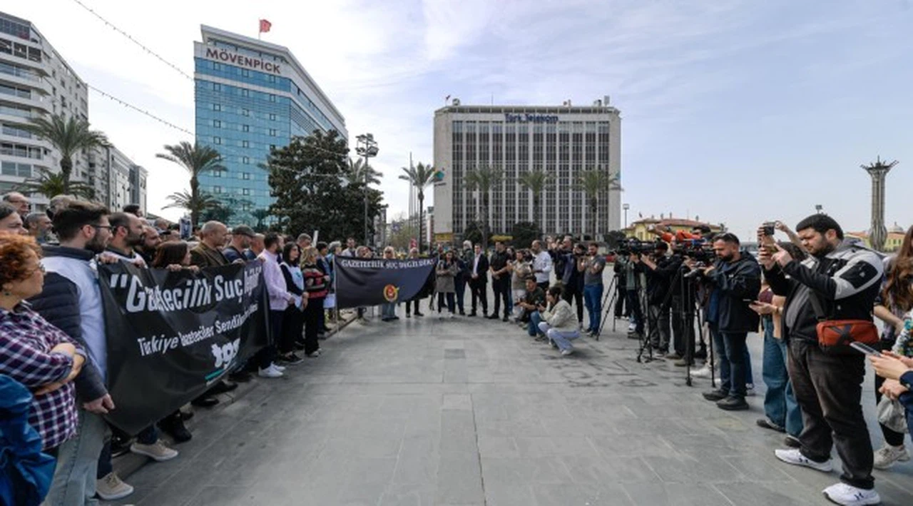 Başkan Tugay’dan gazetecilere destek