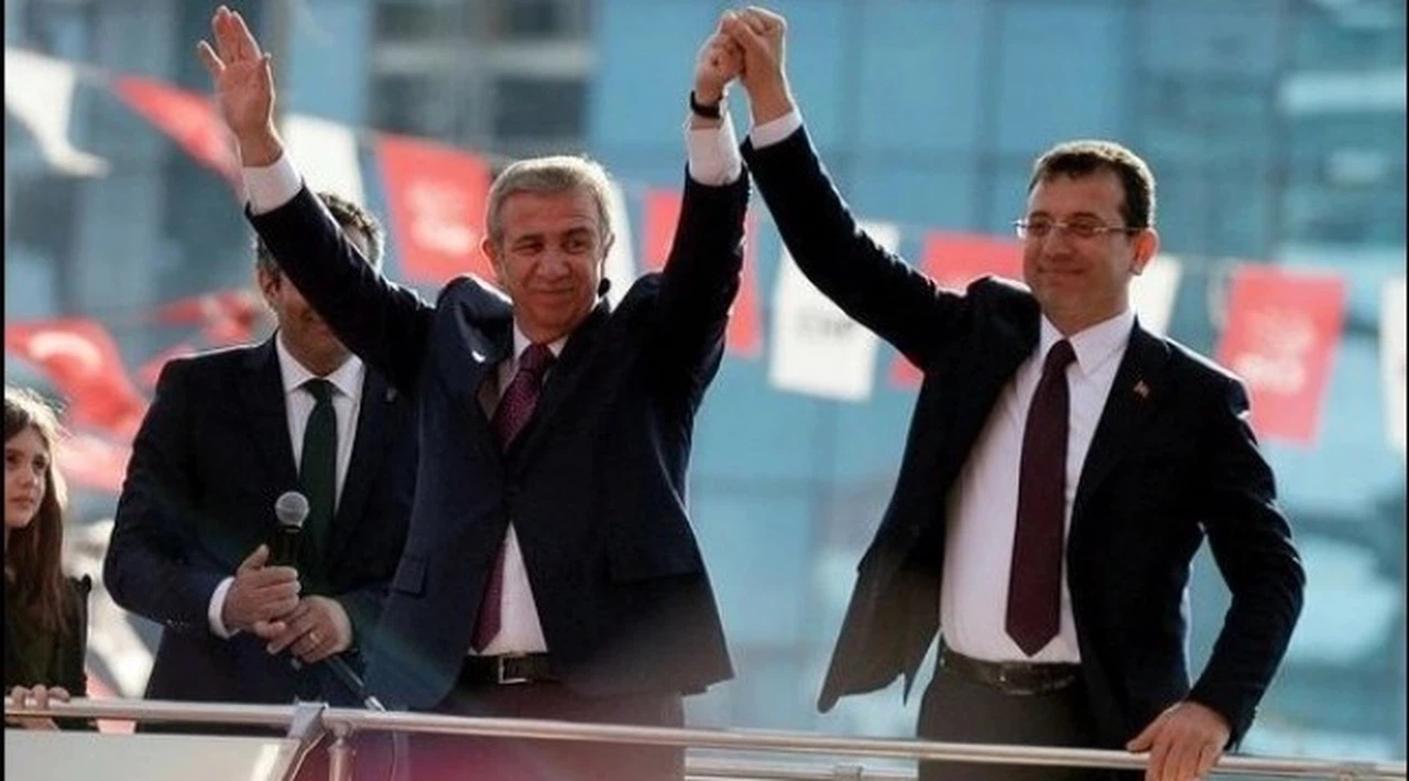 Mansur Yavaş: "Ekrem başkanım, haklı mücadelenizin sonuna kadar yanınızdayız"