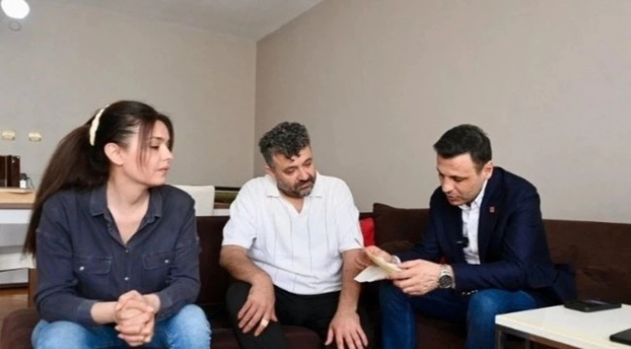 Özgür Çelik, tutuklanan Berkay Gezgin ve Sinan Can Karahan'ın ailelerini ziyaret etti