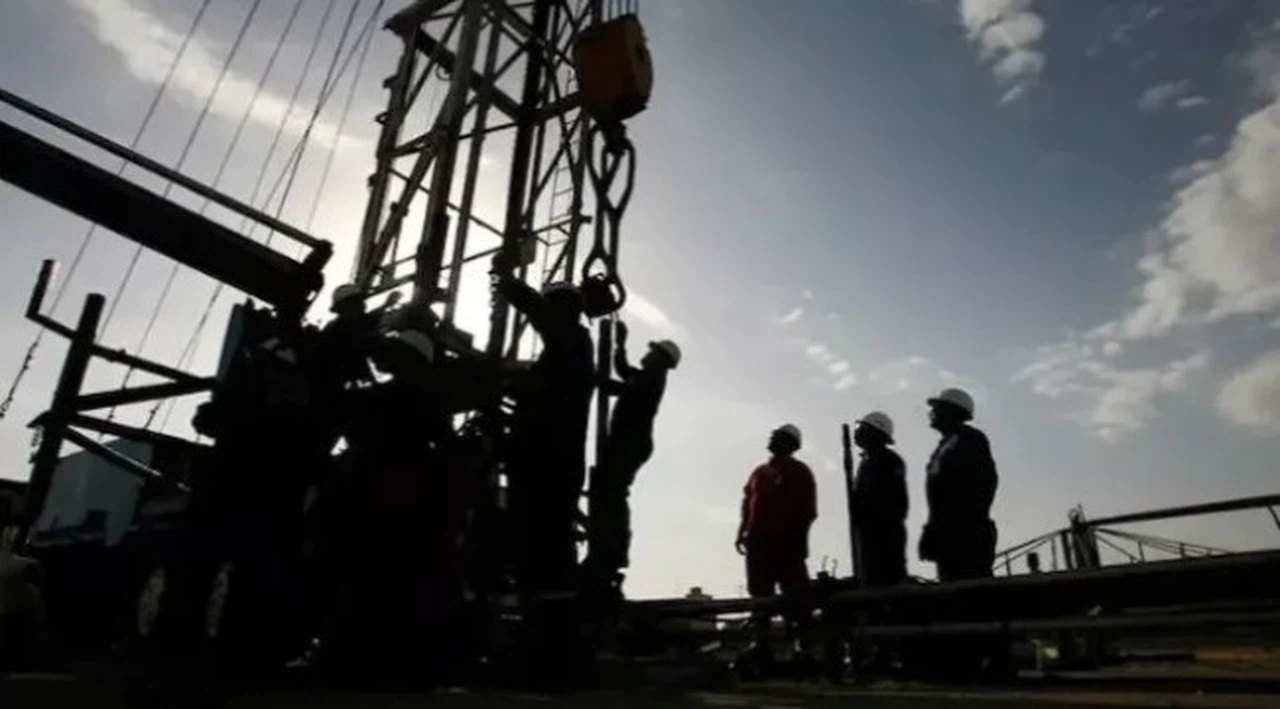 Bakan açıkladı: 2 şehirde petrol ve doğalgaz umudu