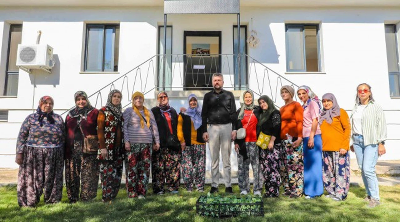 MESLEKTE 25. YILINI DOLDURAN GAZETECİLERE ŞEREF DİVANI BERATLARI TAKDİM EDİLDİ