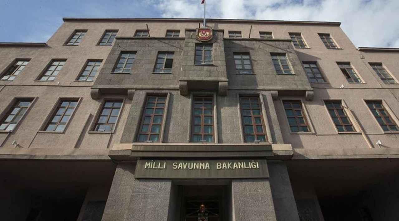 MSB'den Yunanistan'a 12 mil tepkisi: Uluslararası hukuka aykırıdır