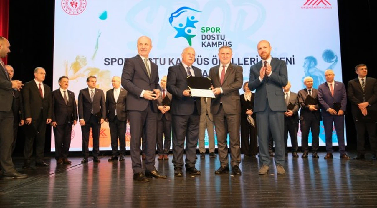 İKÇÜ’ye “Spor Dostu Kampüs” Ödülü