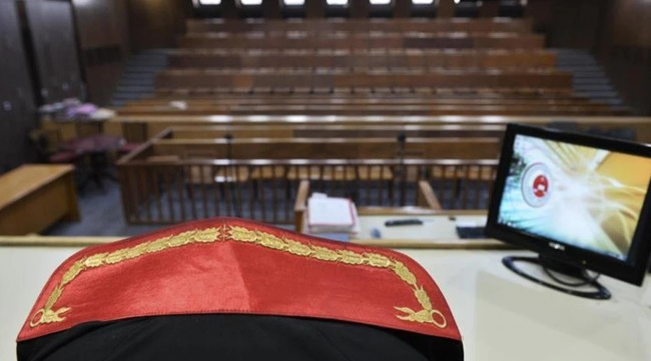 CHP'li eski belediye yöneticileri hakim karşısında
